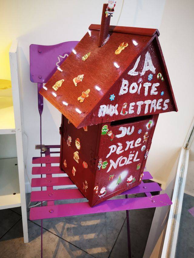 FABRICATION_DE_LA_BOITE_AUX_LETTRES_POUR_LE_PERE_NOEL__2_-640w